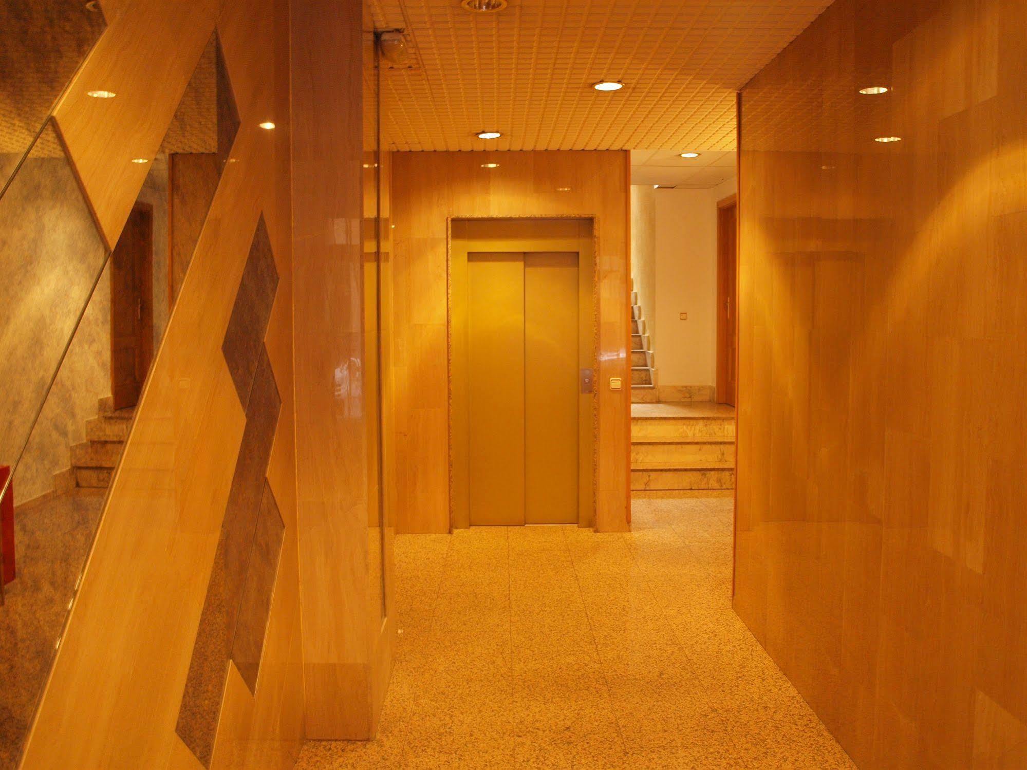 Stylish City Apartamentos Madrid Ngoại thất bức ảnh